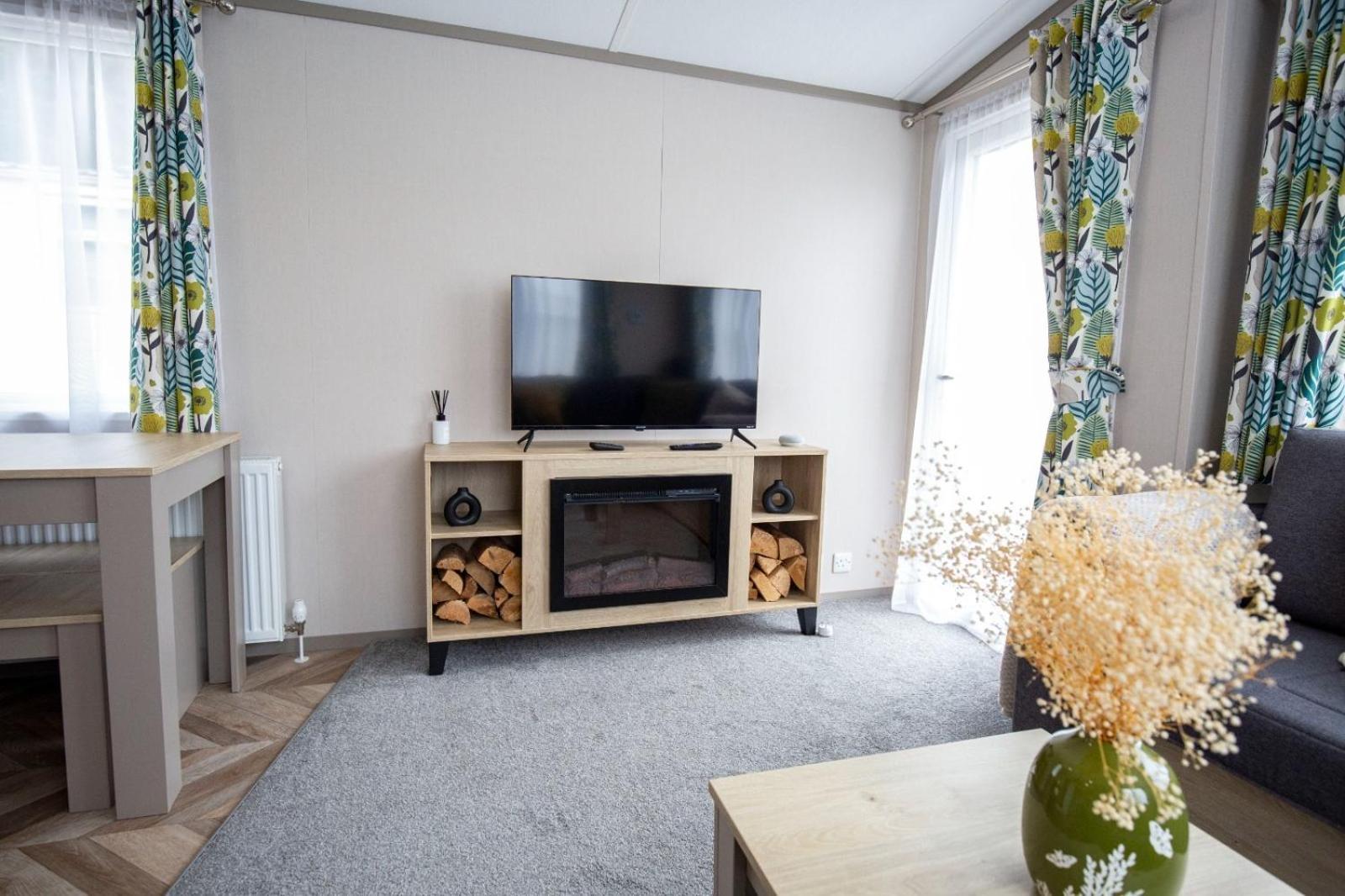 Grantown Getaway - Sja Stays - Modern 2 Bed Static Eksteriør bilde